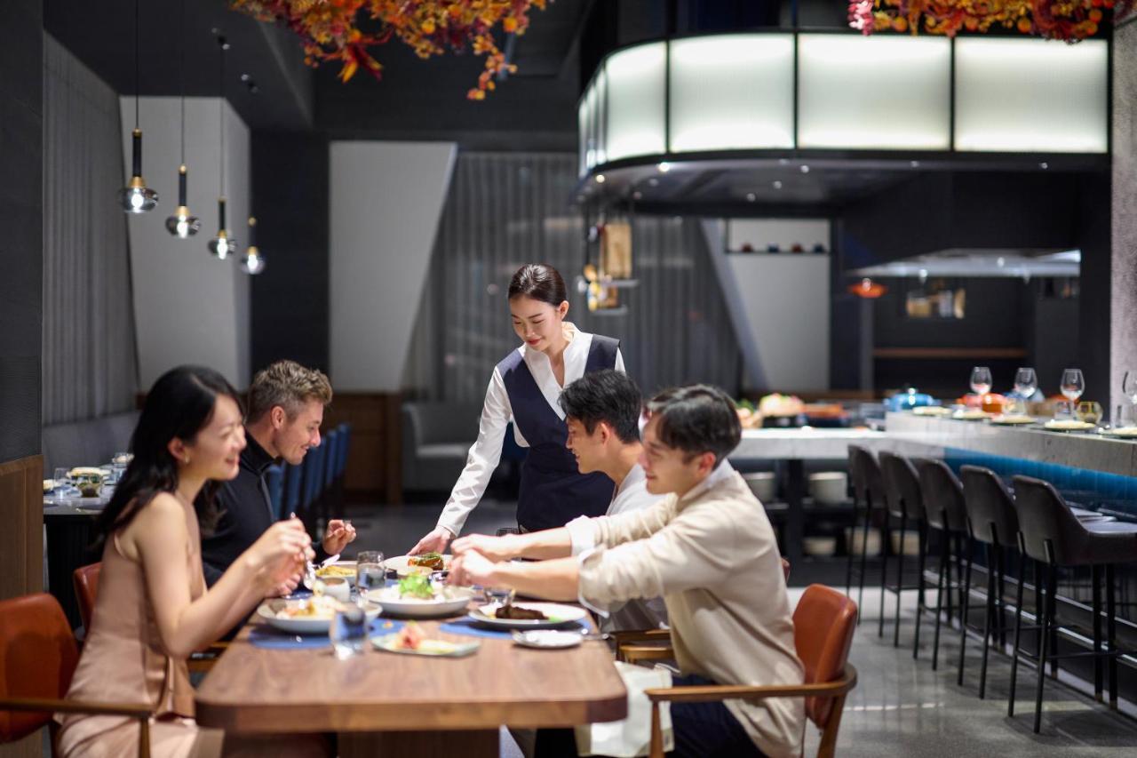 Intercontinental Kaohsiung By Ihg Hotel Exterior photo A restaurant in China